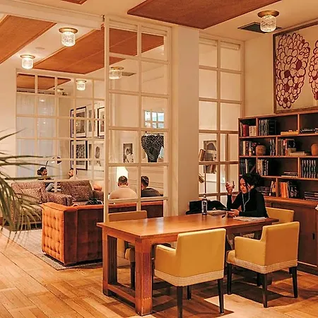 Pulitzer Hotel