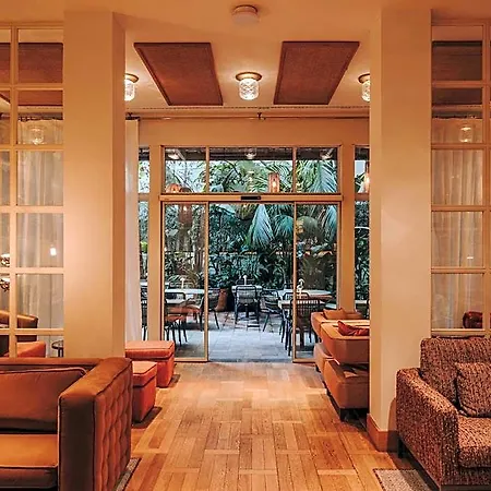 Pulitzer Hotel