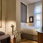 Pulitzer Hotel