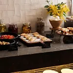 Pulitzer Hotel